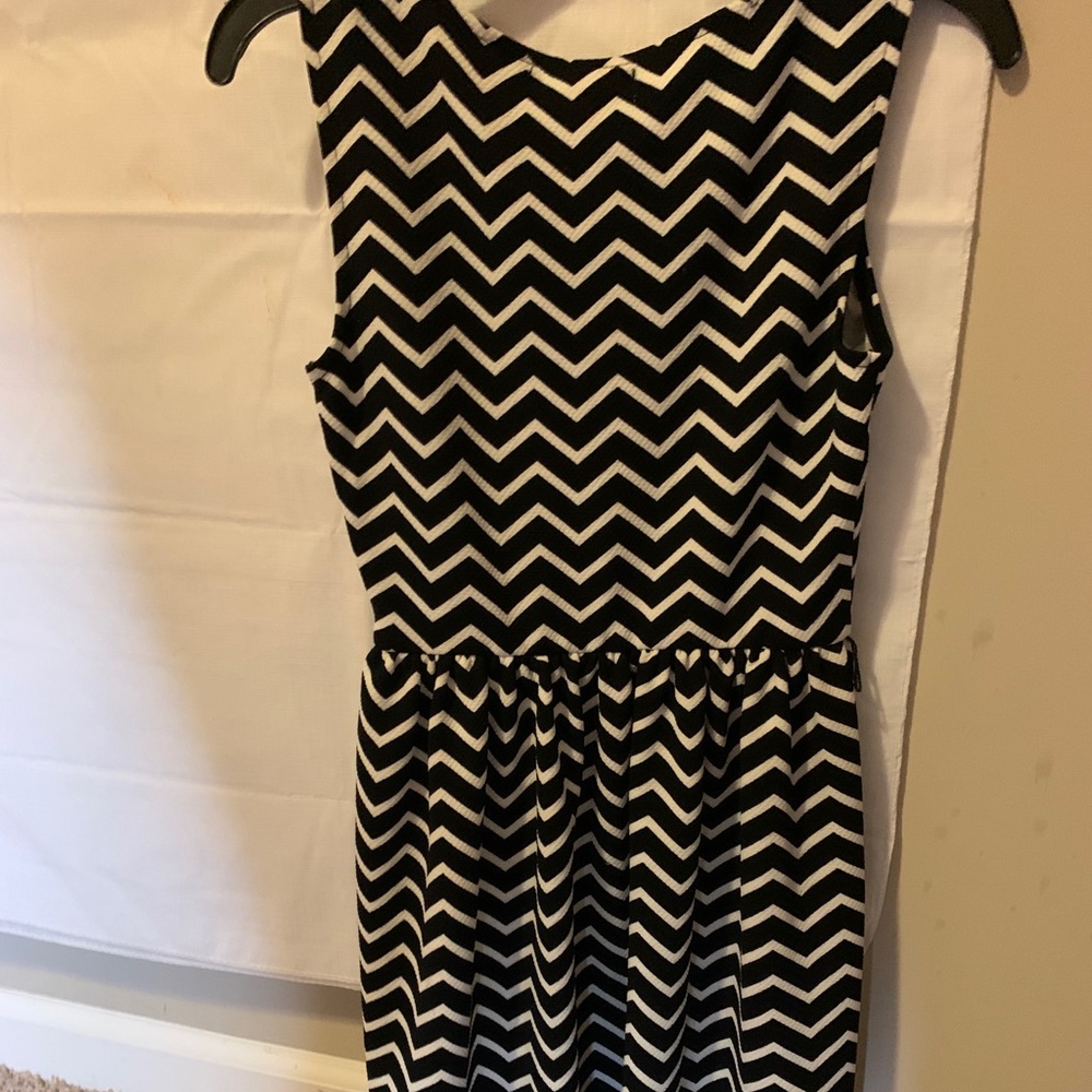 Girls Chevron print dress